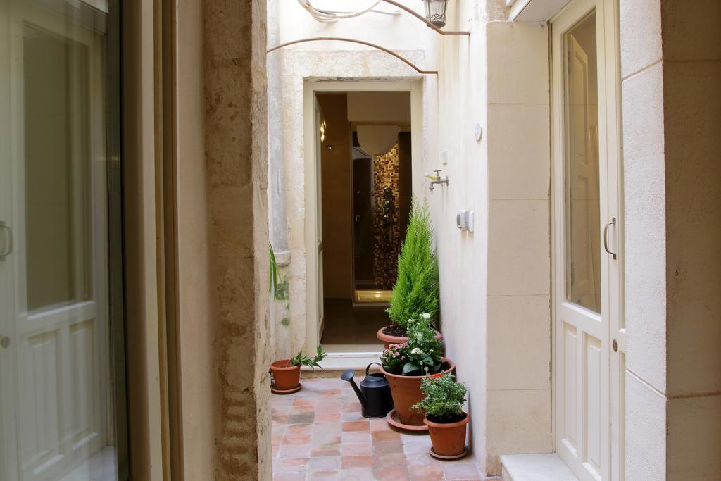 Ortigia Guest House Casa Flora سيراكوزا المظهر الخارجي الصورة