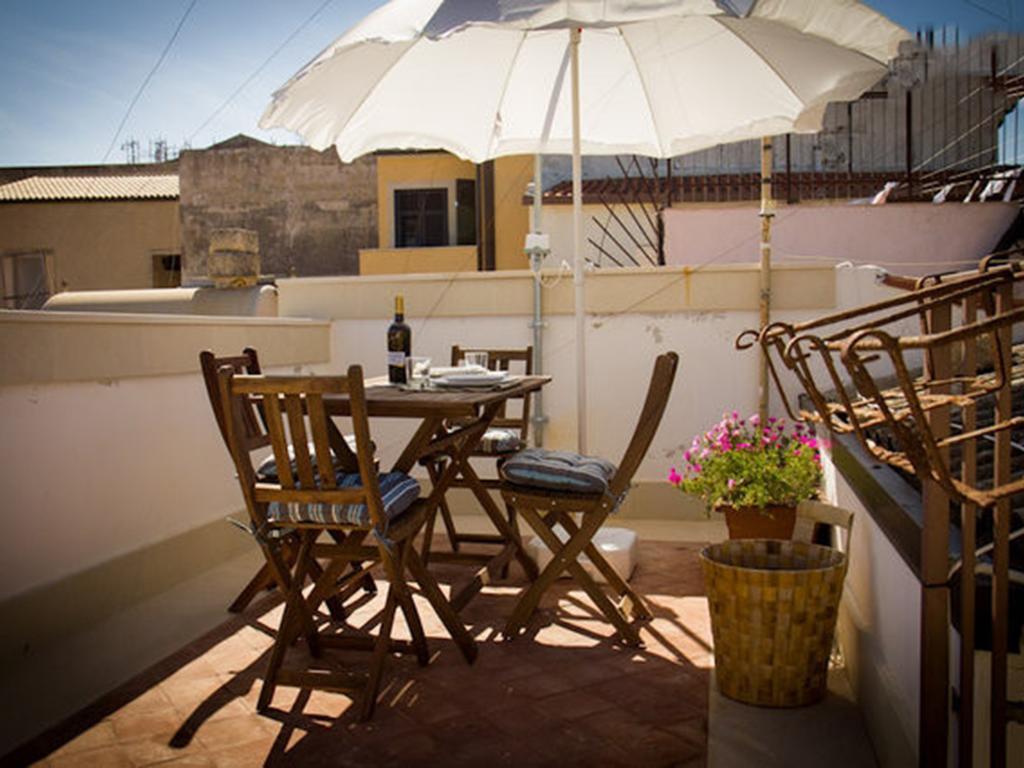 Ortigia Guest House Casa Flora سيراكوزا المظهر الخارجي الصورة